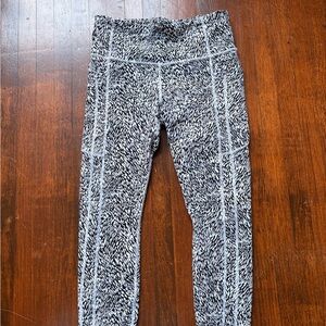 Athleta Ultimate Stash Textured 7/8 Tight